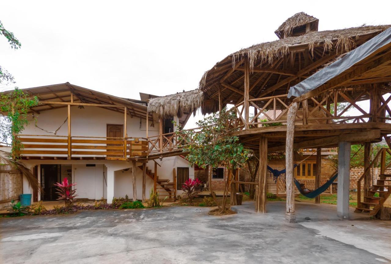Hostal Tortuga Dorada Puerto López Екстериор снимка