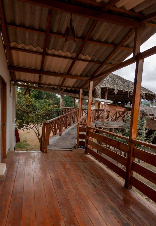 Hostal Tortuga Dorada Puerto López Екстериор снимка